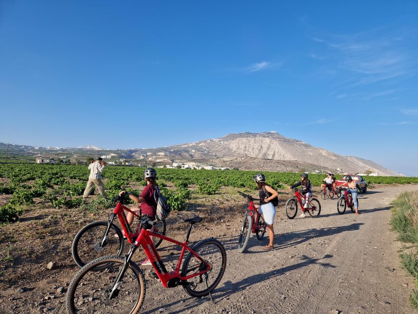 Santorini: E-bike tour experience - Megalochori and the caldera viewpoint
