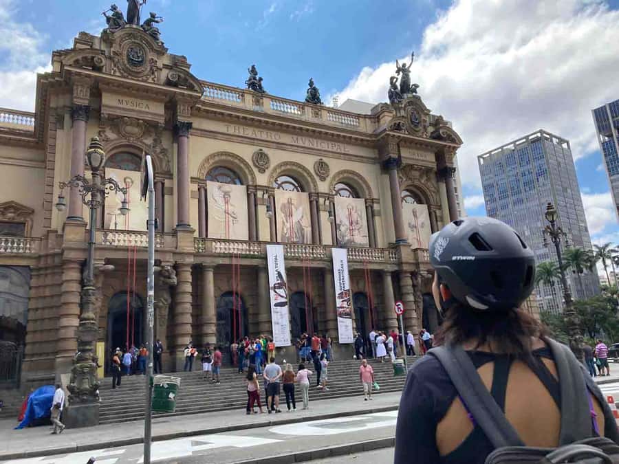 São Paulo: Downtown Historical Bike Tour - Why a bike is a smart way to meet São Paulo