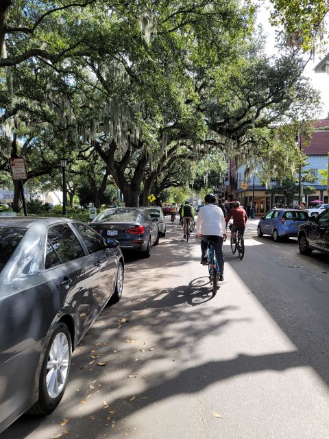 Savannah: Historical Bike Tour with Tour Guide - Meeting guides like Steve, Will, and Michael