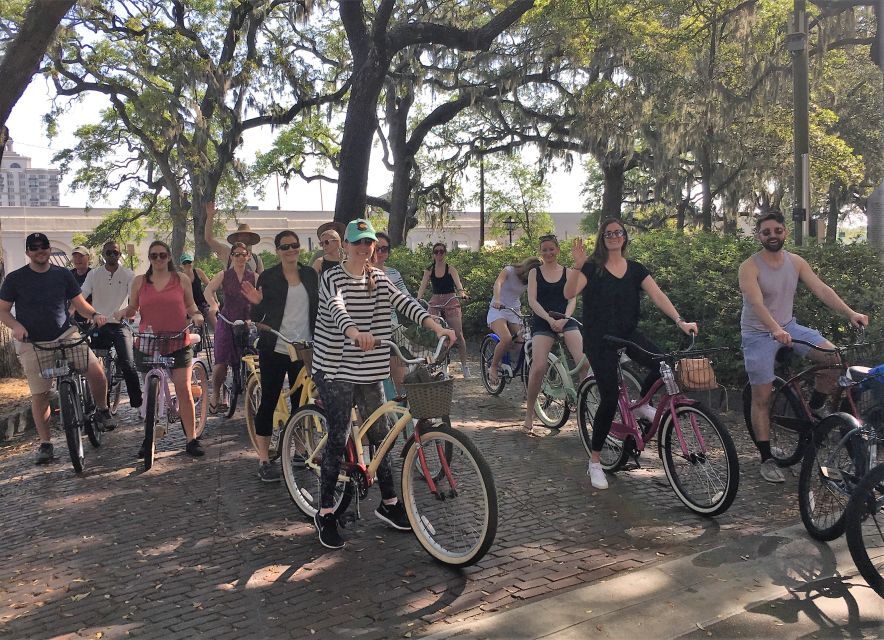 Savannah: Historical Bike Tour with Tour Guide - History, architecture, and a touch of modern Savannah