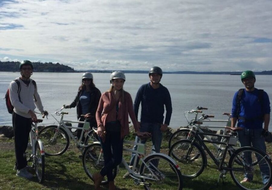 Seattle: 3 Hour Emerald City Standard Bike Tour - Queen Anne and Seattle Center’s landmark cluster