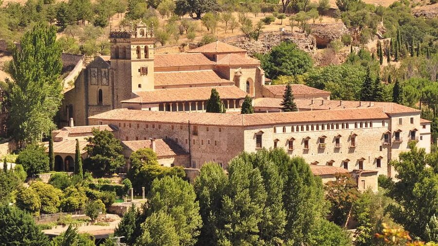 Segovia: guided route on an electric bicycle (ebike) - Riding the wall and seeing Segovia from below