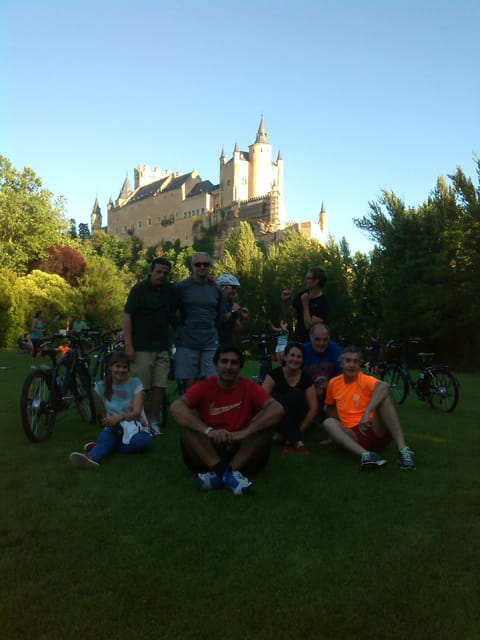 Segovia: guided route on an electric bicycle (ebike) - Starting with the Aqueduct and Plaza del Azoguejo