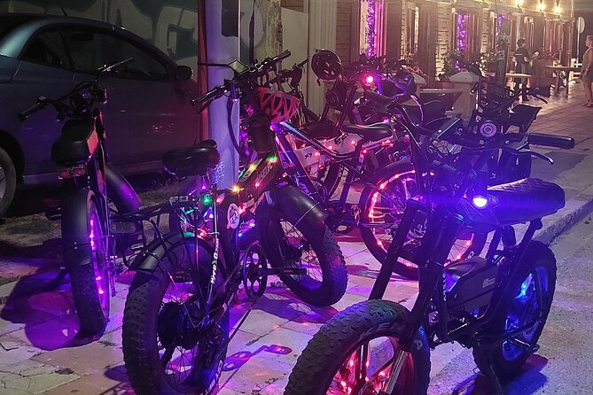 Semi-Private Christmas Edition Twilight Glow E-Bike Oranjestad - Druif Beach and the changing light