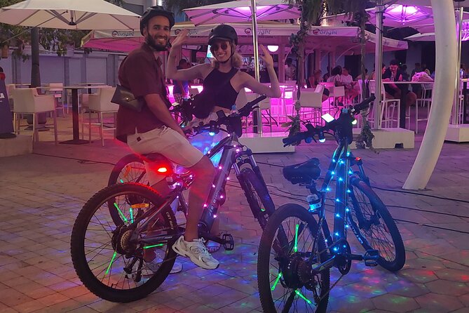 Semi-Private Christmas Edition Twilight Glow E-Bike Oranjestad - Bushiri Beach, Paardenbaai, and the blue horses