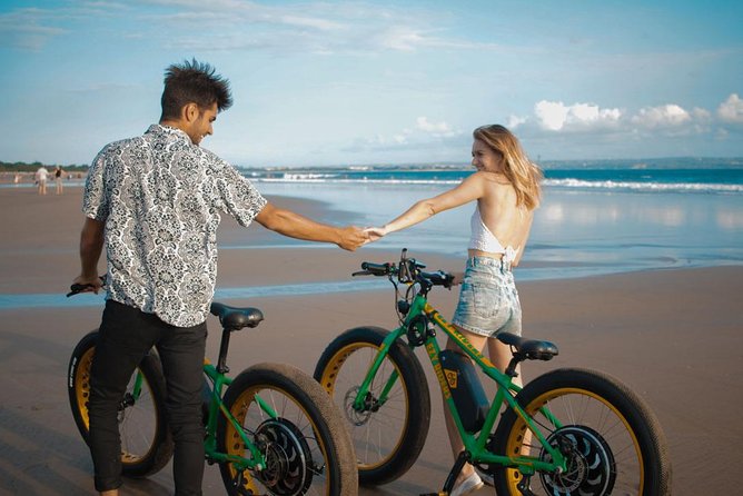 Seminyak Beach eBike Private Tour - The optional rest at Double Six