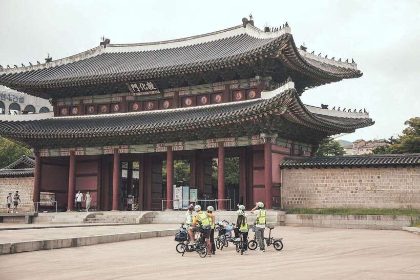 Seoul: Afternoon Ebike tour and "Happy Hour" food and drinks - The Baek Inje House and Korea’s divided story