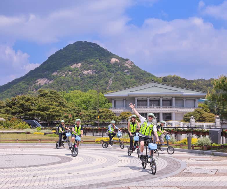 Seoul: City Highlights eBike Tour - Gyeongbokgung and the changing guards