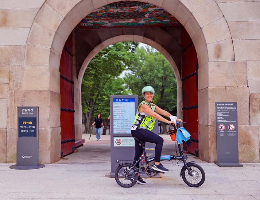 Seoul: City Highlights eBike Tour - Safety, comfort, and the group experience