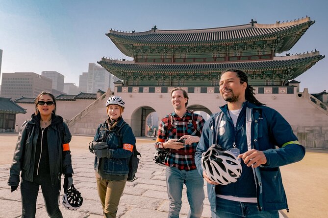 Seoul E-bike Tour - The Blue House and Seoul’s modern political story