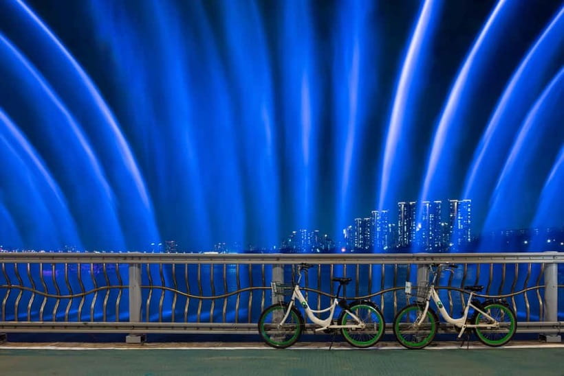 Seoul: Han River Sunset Bike Tour with Rainbow Fountain Show - Nodeul Island and the best pause for views