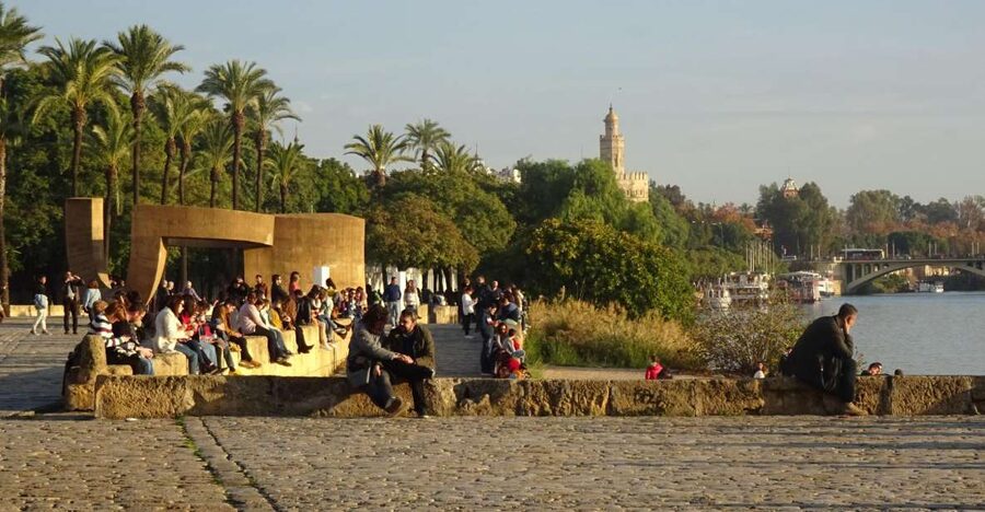 Seville: 2.5-Hour Evening Electric Bike Tour - Why an evening bike ride works well in Seville