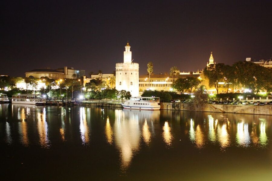 Seville: 2.5-Hour Evening Electric Bike Tour - Cathedral, Royal Alcazar, and the Tobacco Factory