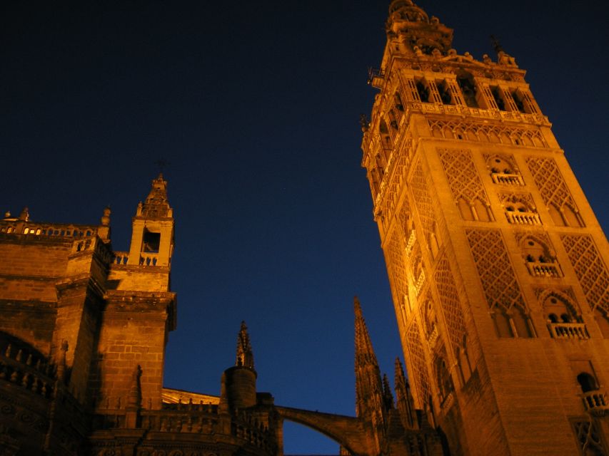 Seville: 2.5-Hour Evening Electric Bike Tour - Triana and the illuminated bridge