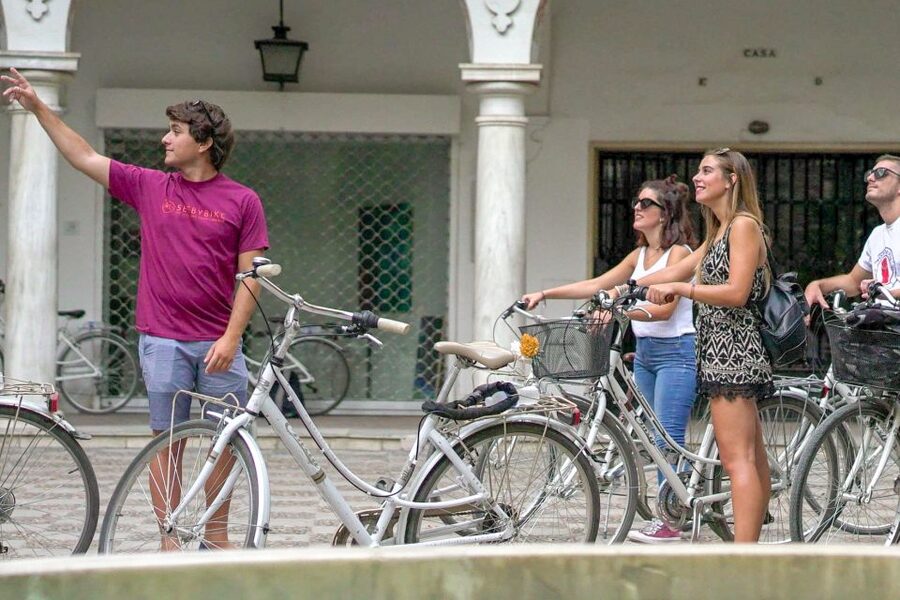 Seville: City Sightseeing and Local Culture Bike Tour - María Luisa Park and Plaza de España