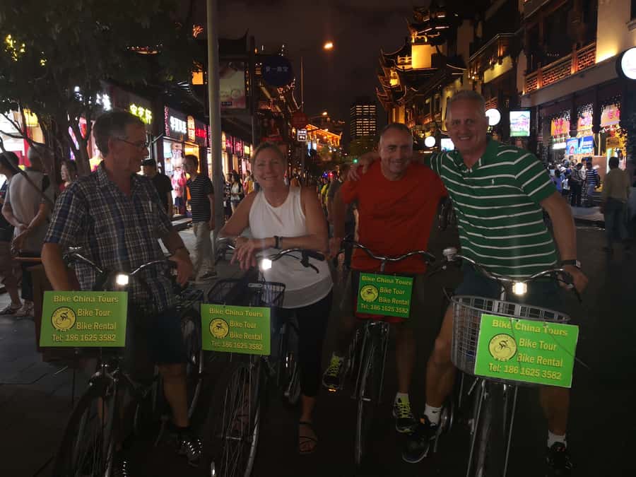 Shanghai: 4-Hour Nightlife Adventure & Tasting Bike Tour - The guides make the difference