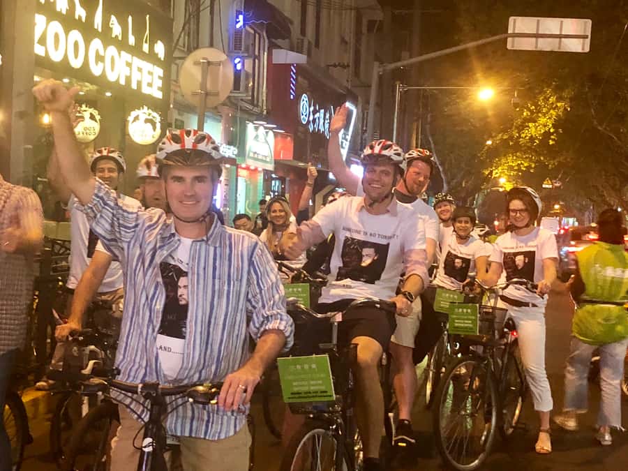 Shanghai Charming Night Small Group Bike Tour - People’s Square and Nanjing Road