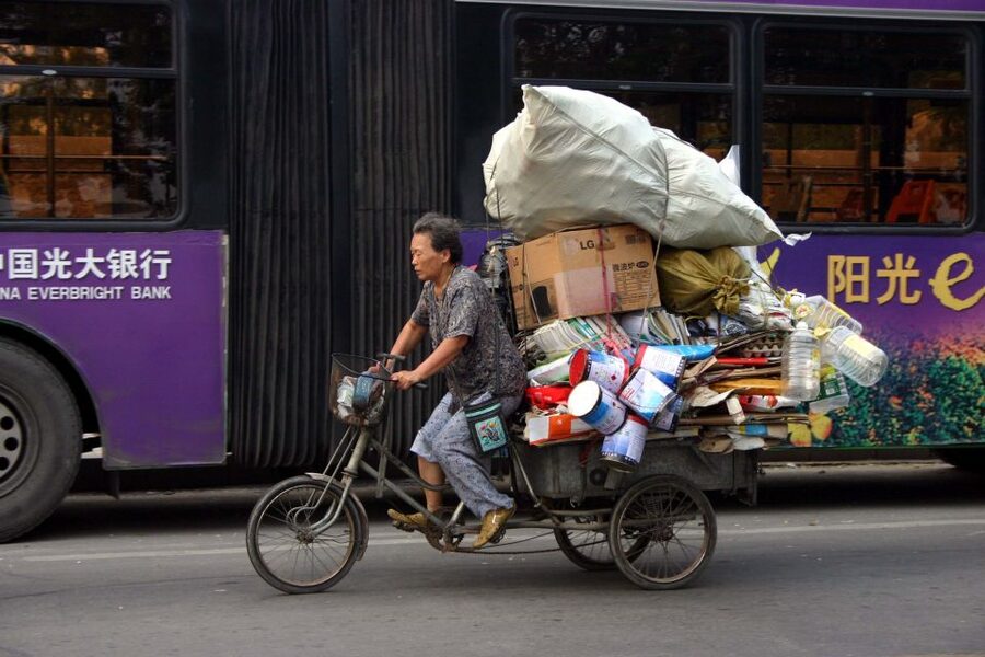 Shanghai: Full Day Classic Bike Tour With an Authentic Lunch - From People’s Square to the Shanghai Museum