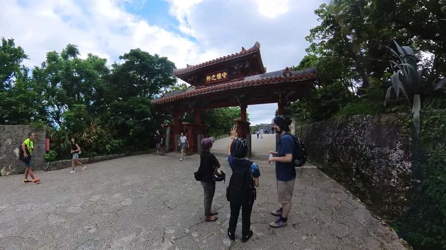 Shuri+Naha: Cycling Tour Explore Water Heritage with E-Bike - The Downhill Return to Naha