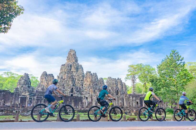 Siem Reap: Angkor Sunset Bike & Boat Tour /E-Bike Available - What to pack for the afternoon