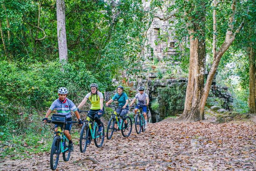Siem Reap: Angkor Sunset Bike & Boat Tour /E-Bike Available - How hard is the cycling?