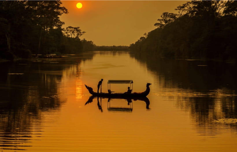 Siem Reap: Angkor Sunset Bike & Boat Tour /E-Bike Available - A private Dragon Boat sunset cruise