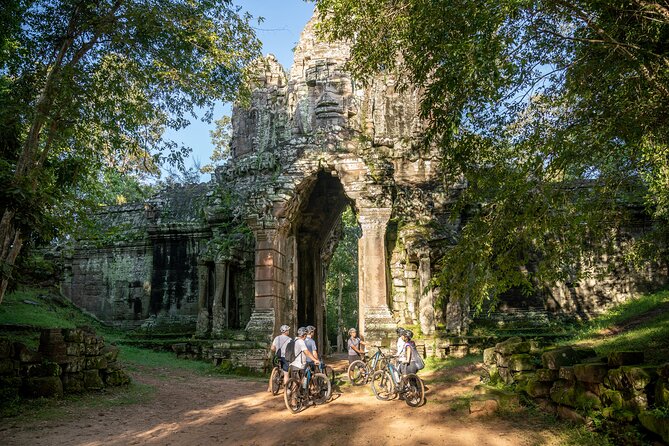 Siem Reap: Bike the Angkor Temples - Full-Day 30km Tour - Lunch, fruit, and a break at Srah Srang
