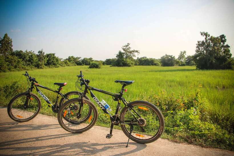 Siem Reap: Countryside Cycle and Local Village Life Tour - Meeting families beyond the tourist route