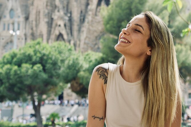 Sightseeing by Bike & Photo Shooting - Sagrada Família and Casa Batlló from the outside
