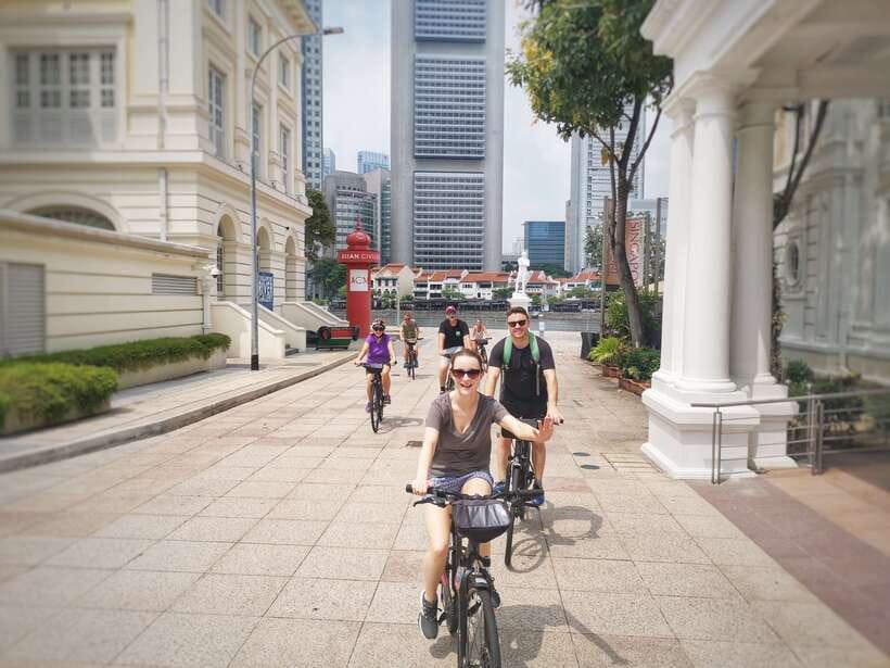 Singapore: Historical Half-Day Bike Tour - Marina Bay, the Merlion, and the Formula 1 route