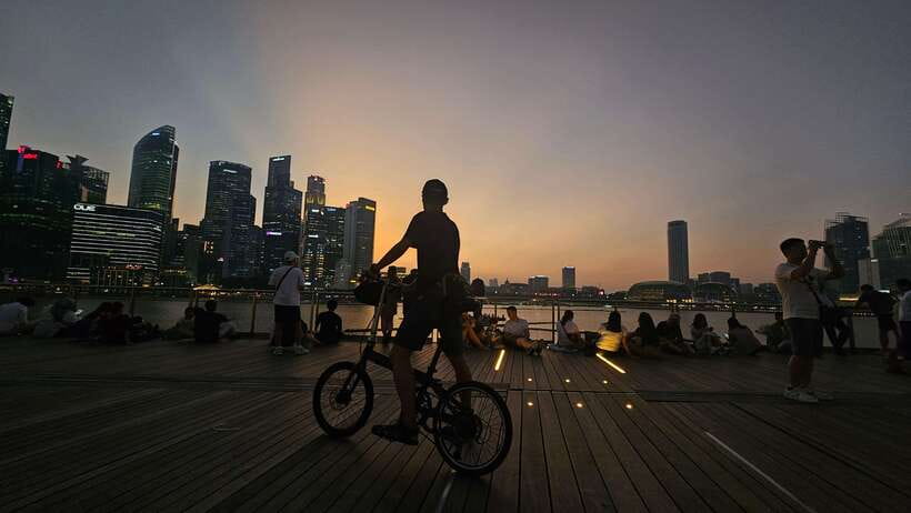 Singapore: Light to Night Bike Tour - Kampong Glam: Singapores first change of scene