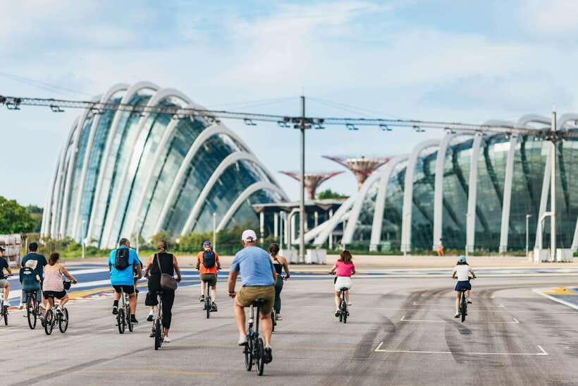 Singapore: Lion City Highlights Bike Tour - Merlion Park and the best photo stops