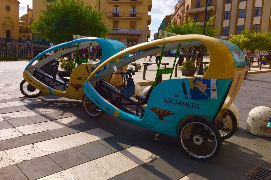 Siracuse: Guided Velobike Tour - Piazza Duomo and Syracuse’s layered past