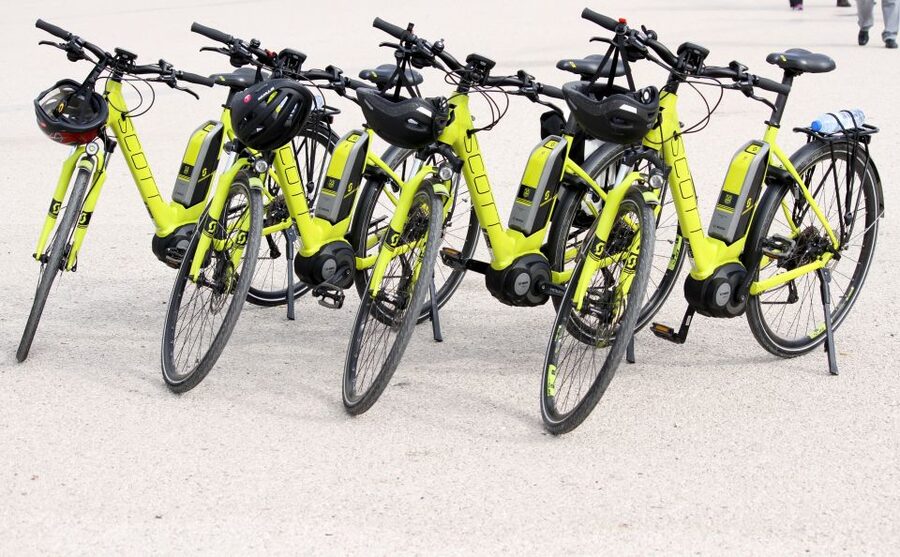 South Lisbon: 3-Hour Christ the King Electric Bike Tour - Key points at a glance