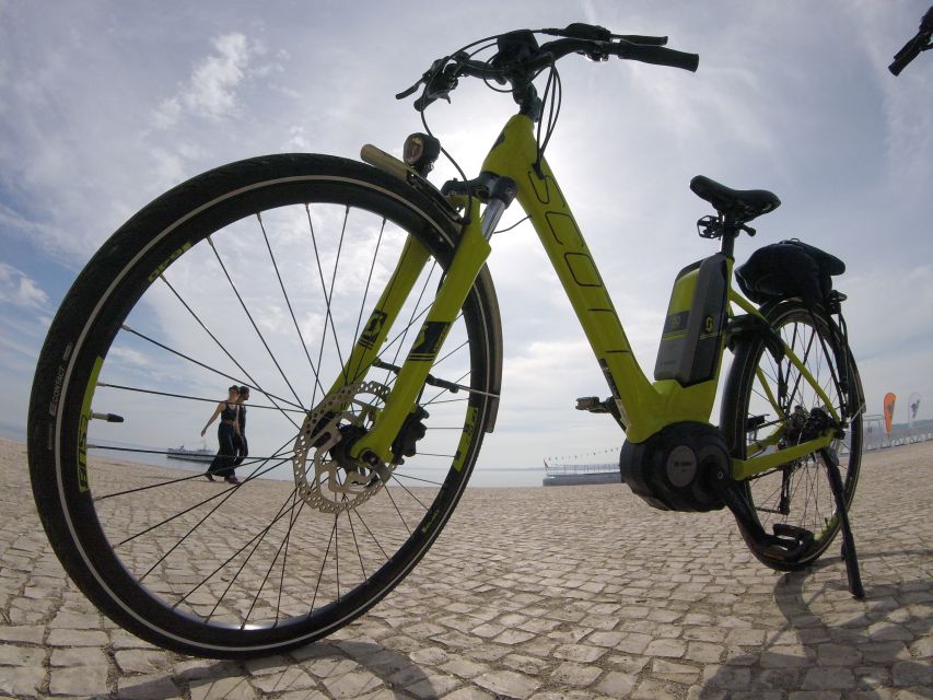 South Lisbon: 3-Hour Christ the King Electric Bike Tour - Ribeira das Naus and the ferry across the Tagus