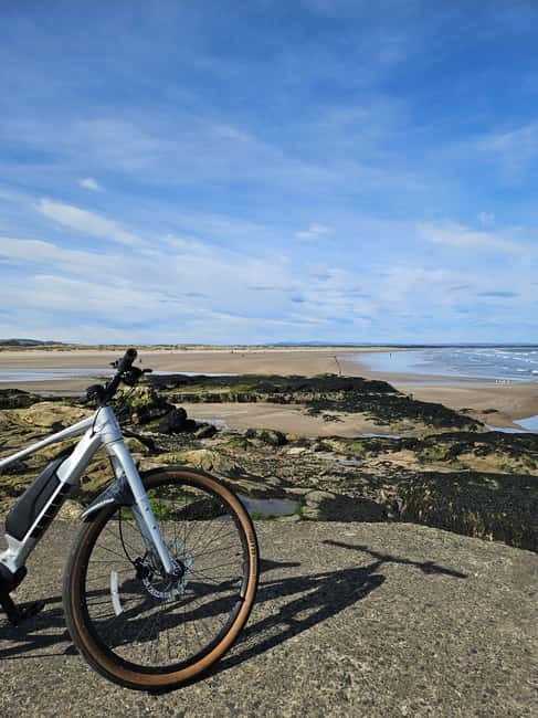 St. Andrews: The Essential Guided Bike & E Bike Tour - Along Lade Braes Walk and the Kinness Burn