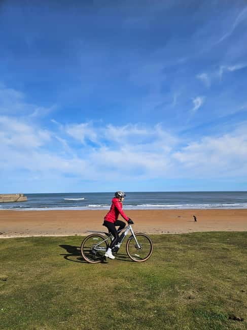St. Andrews: The Essential Guided Bike & E Bike Tour - The Old Course and St. Andrews’ golfing identity