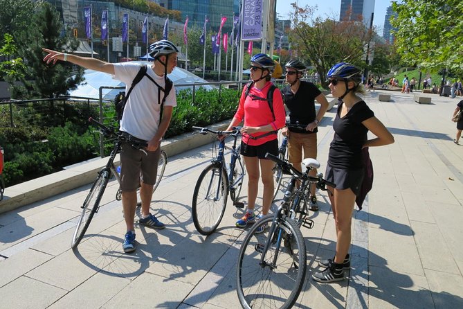 Stanley Park & Downtown - Vancouver Bike Tours - The seawall and Vancouver’s best moving view