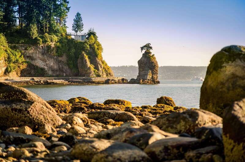 Stanley Park Self Guided Bike Tour - Stanley Park Sea Wall and downtown views