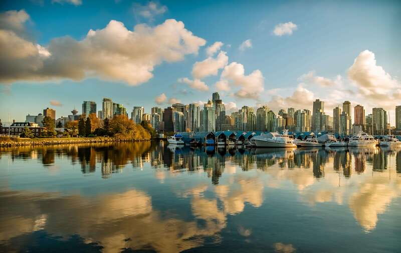 Stanley Park Self Guided Bike Tour - Vancouver Aquarium and the park’s beaches