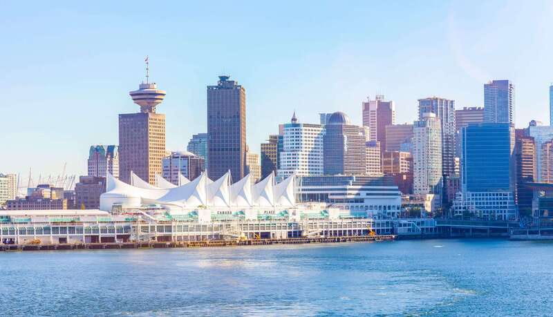 Stanley Park Self Guided Bike Tour - Following the 9-kilometre Stanley Park loop