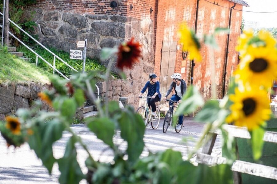 Stockholm: Self Guided GPS Bike Tour - Nature Reserves and Lakes: Beyond the City Center