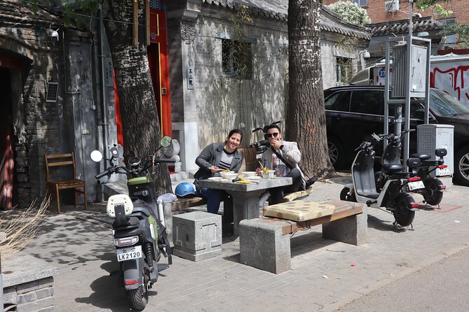 Street Food in Beijing Hutongs by Bike - Dominic, Xin, Shao, and Shin bring the human touch