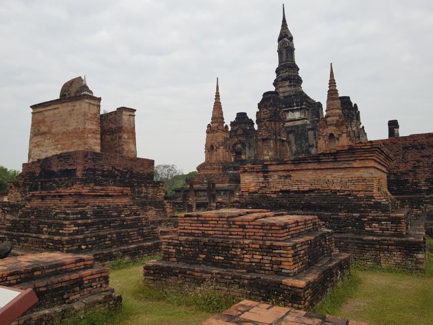 Sukhothai: Full-Day Historical Park Cycling Tour with Lunch - Why a bicycle suits Sukhothai