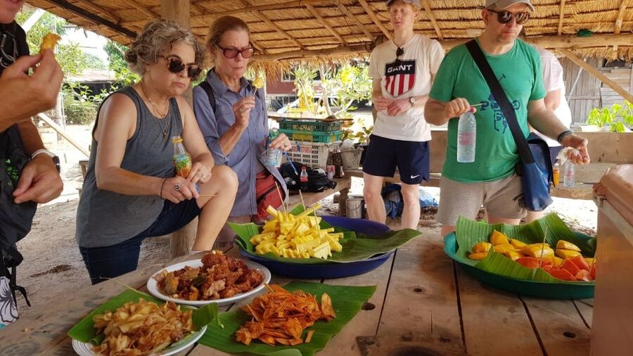 Sukhothai: Full-Day Historical Park Cycling Tour with Lunch - How the heat affects the seven-hour schedule