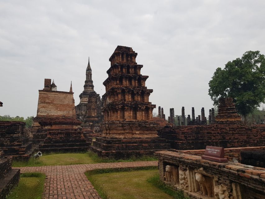 Sukhothai: Full-Day Historical Park Cycling Tour with Lunch - The canal route reveals everyday Thailand