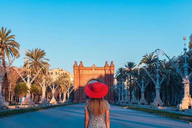 Sunrise Bike Tour: Barcelona Before the Crowds - Plaça de Catalunya before it turns hectic