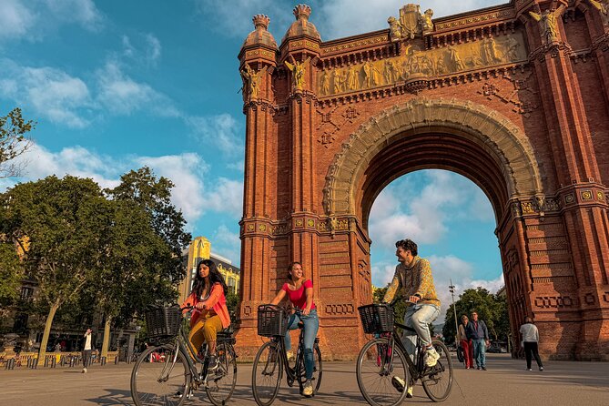 Sunrise Bike Tour: Barcelona Before the Crowds - Meeting at Carrer del Baluard