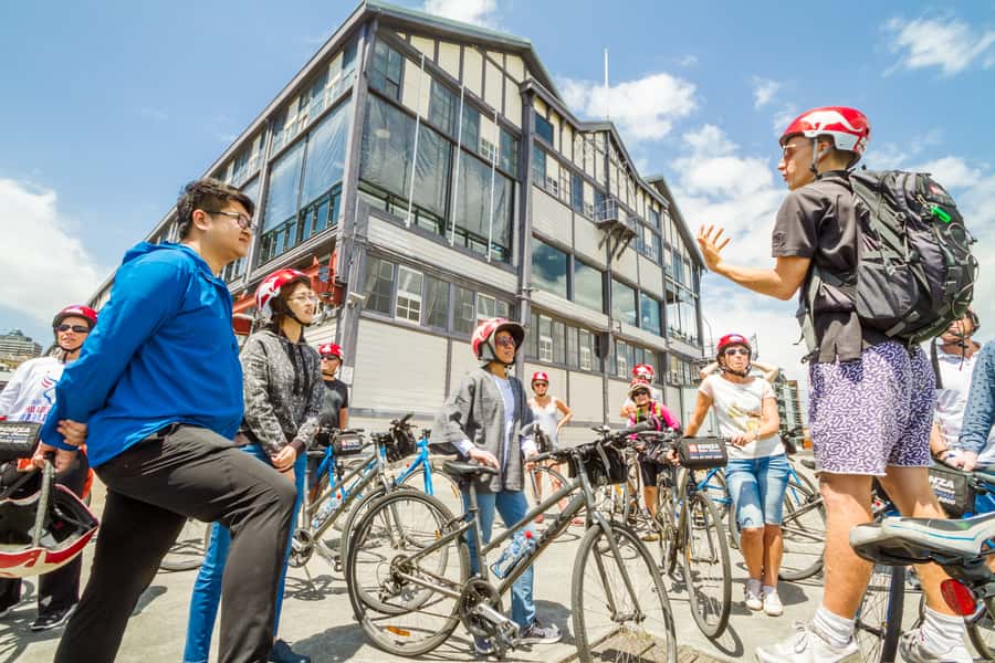 Sydney: Iconic Sights 4-Hour Bike Tour - Darling Harbour and the waterfront route