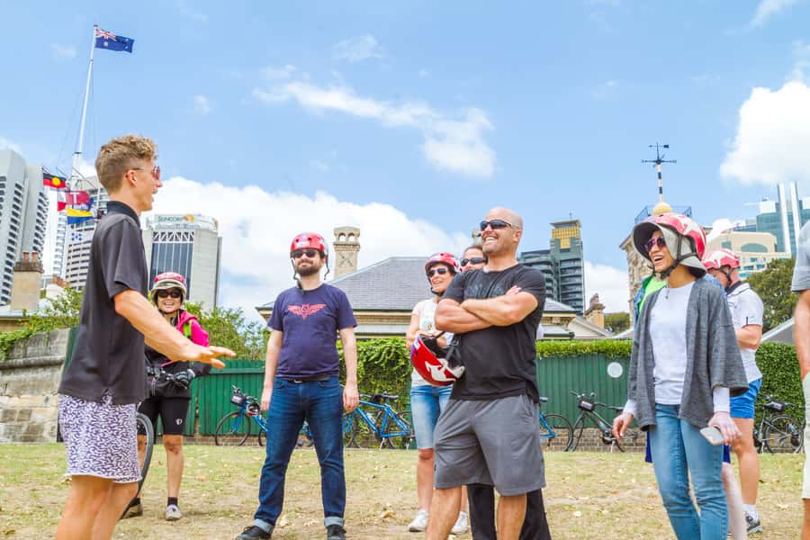 Sydney: Iconic Sights 4-Hour Bike Tour - Hyde Park, the ANZAC Memorial, and Chinatown